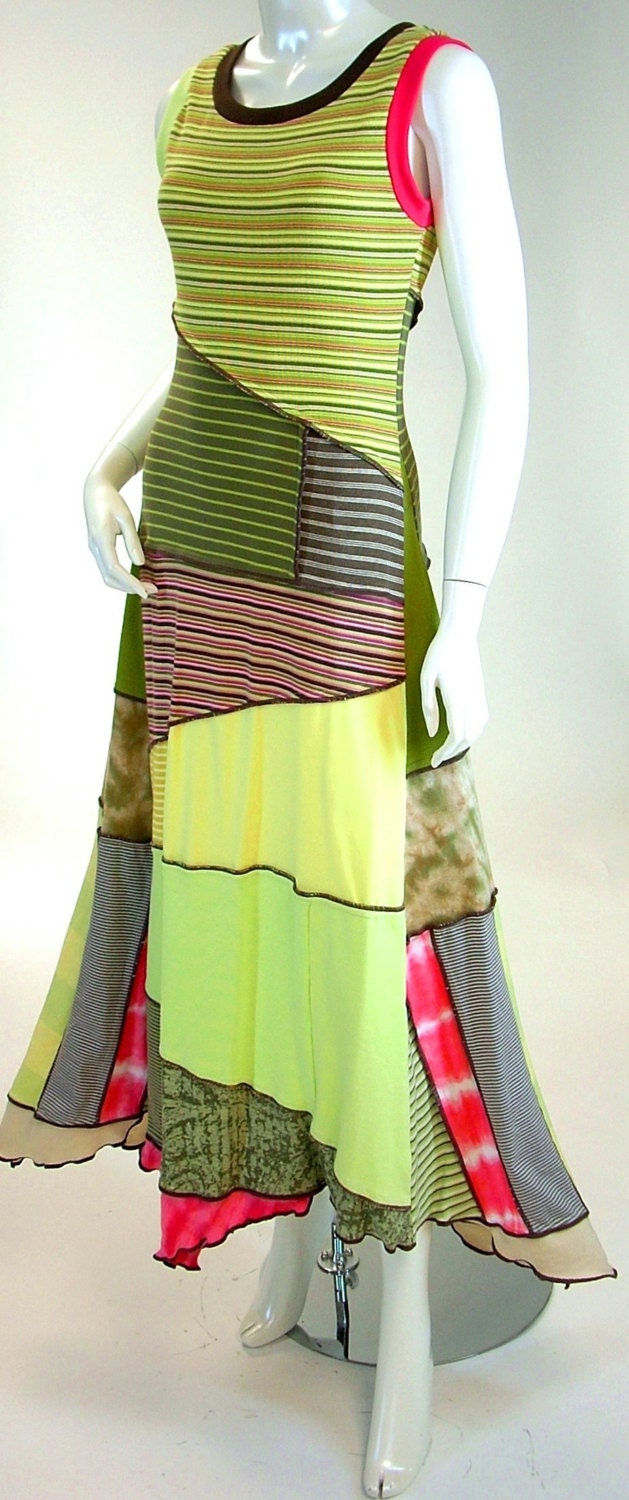 Long Sleeveless  Dress,  Zigzag Style, Light Green and Coral, Size Small (4-6-8)
