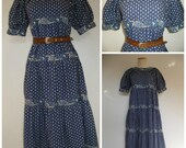 80s boho day dress, French Provincial blue floral print panel dress, hippie chic thin to curvy girl fit boho dress.