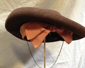 30's brown wool felt hat, with mauve ribbon trim..