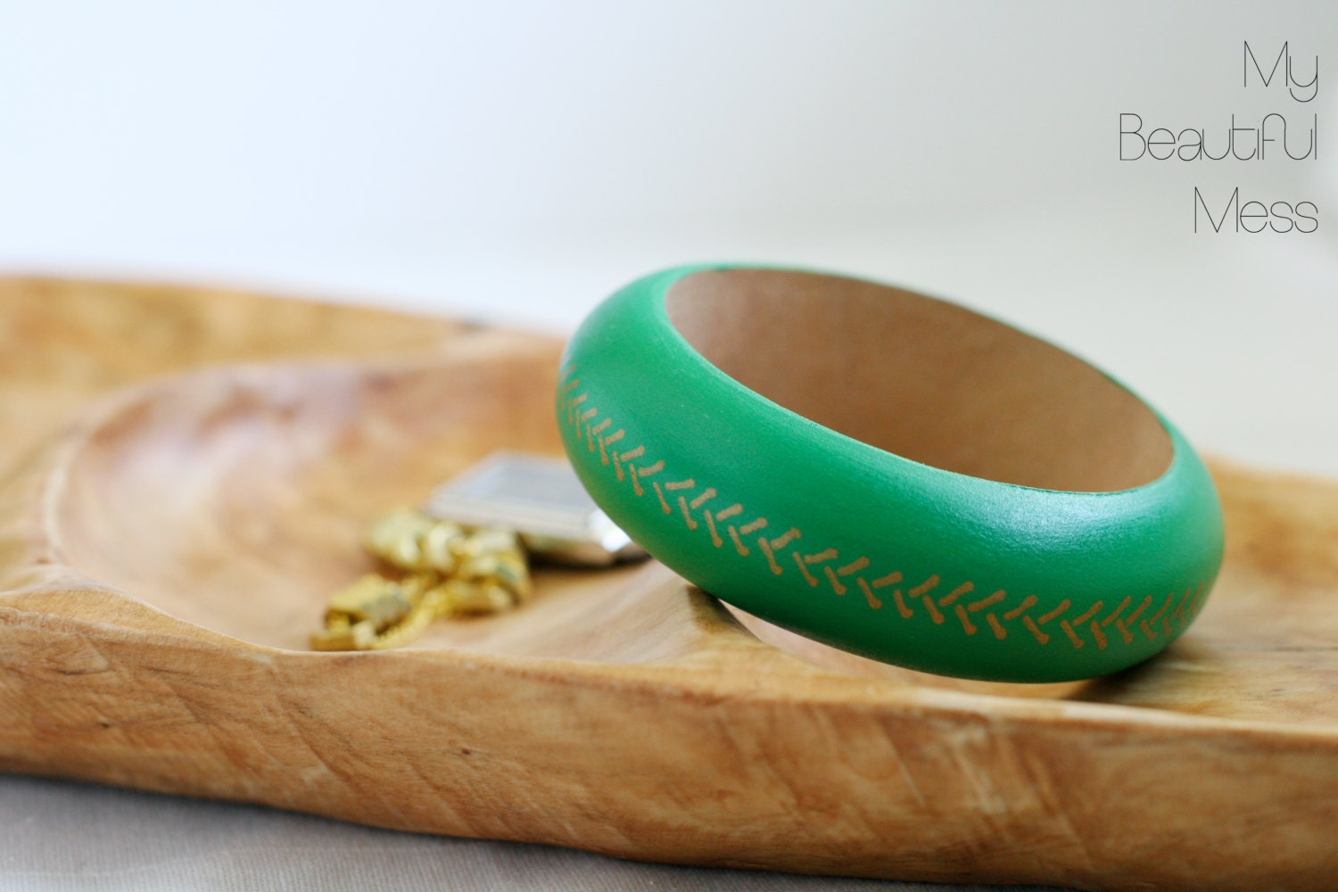 Emerald Green Hand Painted Wooden Bangle with Modern Graphic Laurel Pattern