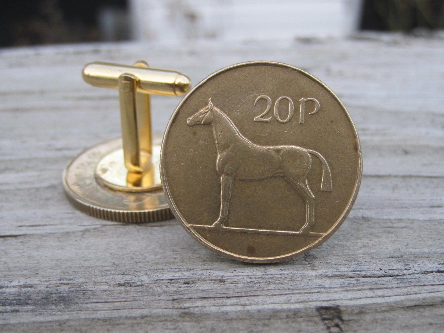 Cuff Links. Celtic Cuff Links. Vintage Twenty Pence Irish Coins. Fiche Pingin.