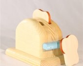 Toy Kitchen Play Food Toaster and 2 Toast