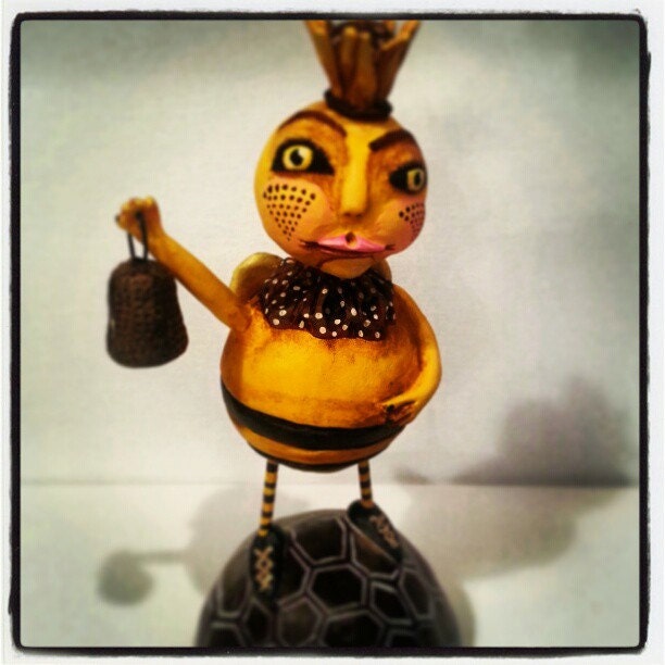 SALE enter SUMMER 40 at checkout Queen Bee