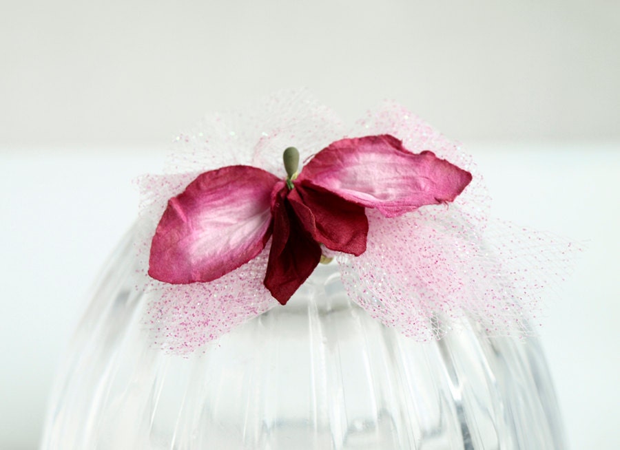 crimson Orchid on pale pink glitter tulle - hair accessory / hair clip for dolls. Blythe Pullip Dal bjd and girls