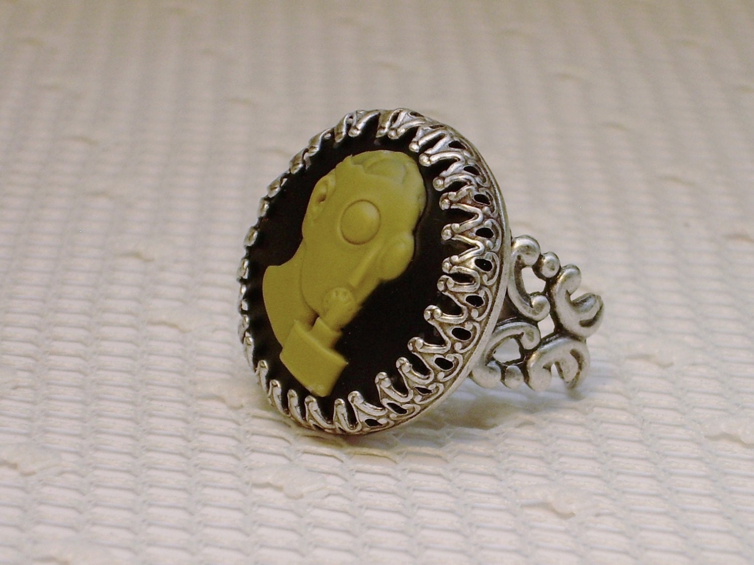 Steampunk Gas Mask resin cameo Ring adjustable