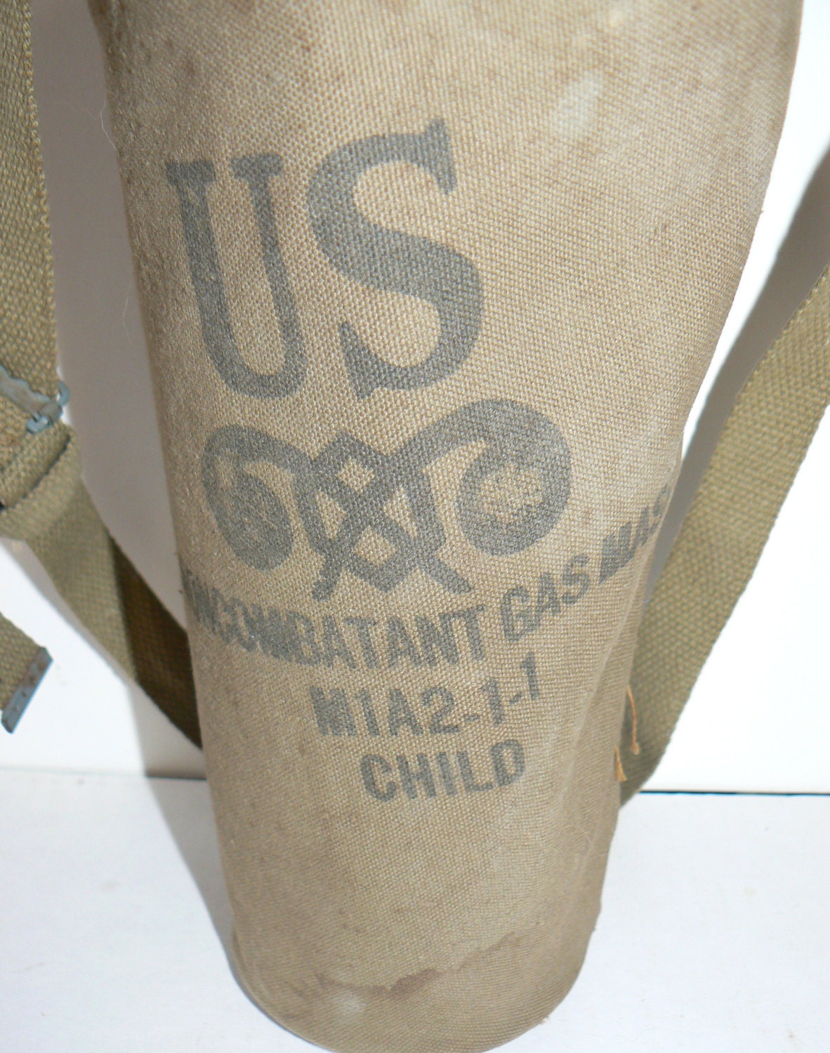 WWII Small Child Gas Mask U.S. Army Noncombatant US M1A2-1-1 Carry Bag & Atomic Bomb Survival Guide