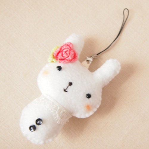 Bunny rabbit with crochet rose (keyring or charm)