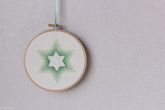 Geometric Star - 5" embroidery hoop - Green ombre