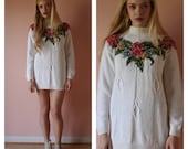 Floral Oversized Sweater / 80s Slouch Sweater / Sweater Mini Dress / Knit Top / Long Sweater / White Spring Sweater / Size Medium med md 4-6