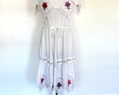 Vintage Mexican Dress / Wedding White Embroidered / 1970s 1980s 70s 80s / Boho Ethnic / Size Large L
