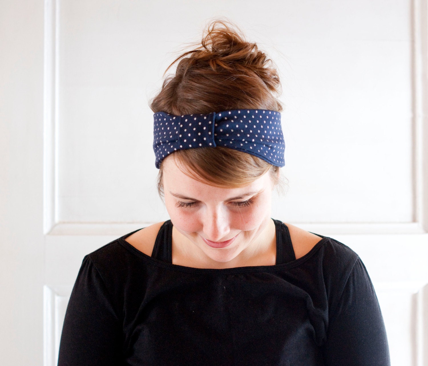 Polka dot headband bandana turban headwrap. Stretchy headband in dark navy blue and white glitter polka dots.