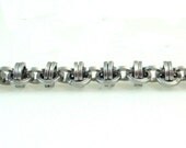 Chainmaille Jewellery, Square wire rings, Silver Anodized Aluminum Orbital Chainmail Bracelet