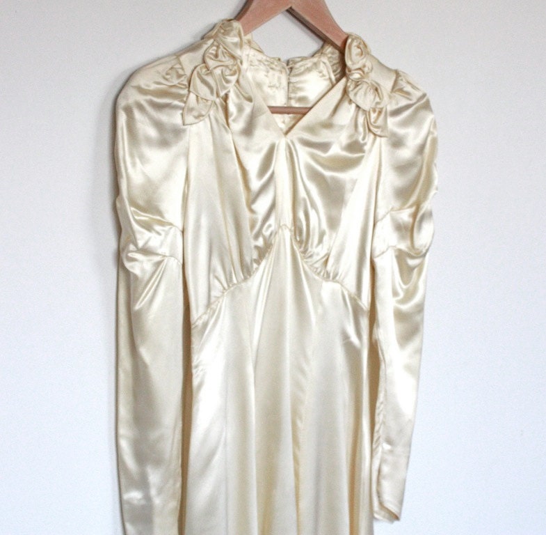 Glamorous Vintage 1930's Ivory Satin Wedding Gown // Old Hollywood Wedding // Divine
