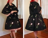 STUNNING Couture 1950's New Look Inky Black Silk Organza 2 Piece Party Dress & Matching Wrap Shawl w/ Embroidered Pink Roses - VLV - Size M