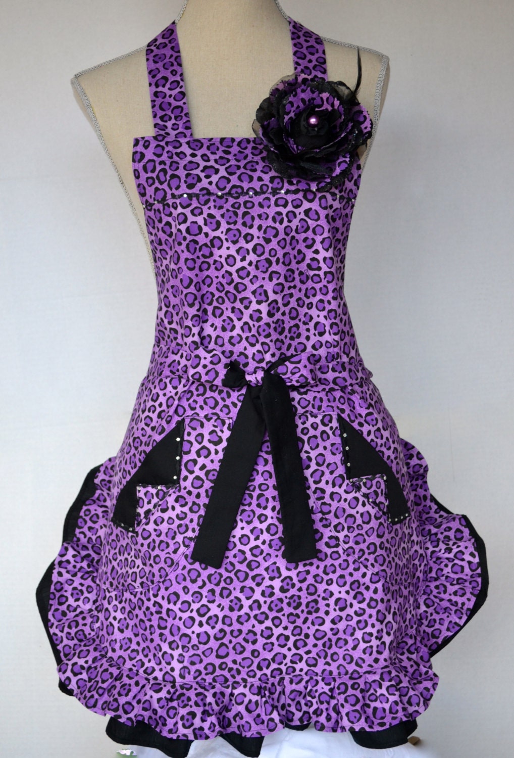 Full Womens Purple Leopard Print Apron Double Ruffles Retro Black Rose Pin