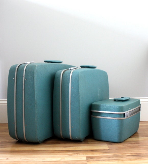 Vintage TURQUOISE Royal Traveller Suitcase Set