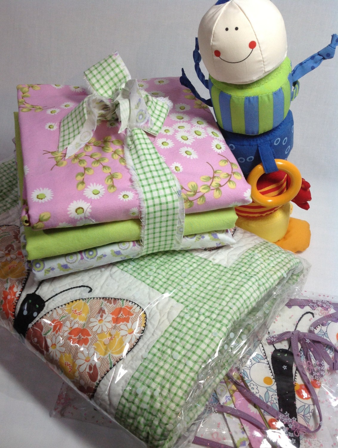 Free Shipping Five Piece Nursery Set Butterfly Quilt Three Fitted Crib Sheets and Banner