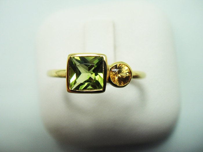 Yellow Sapphire and Green Peridot Ring, 14k Yellow Gold