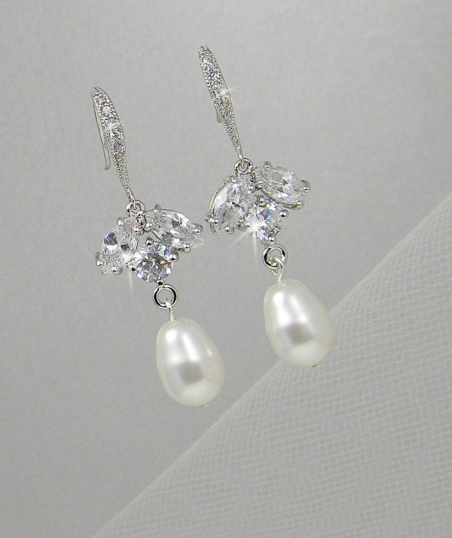 Vintage style Pearl Crystal Bridal Earrings, Swarovski Crystal wedding earrings Rhinestone Bridesmaids, Samantha Bridal Earrings