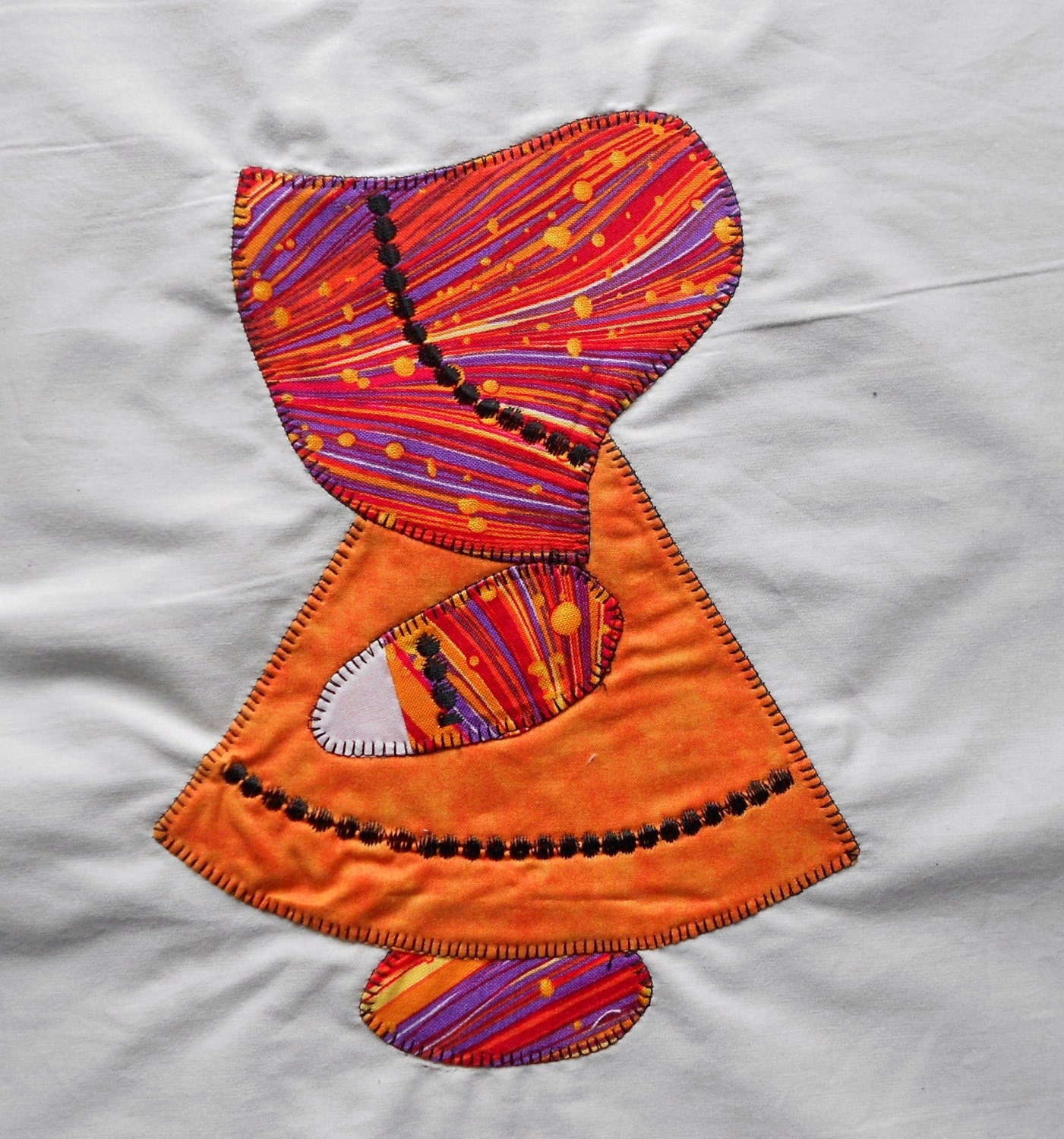 Beautiful Applique & Embroidered SUNBONNET SUE 12" Quilt Block Square No. 6