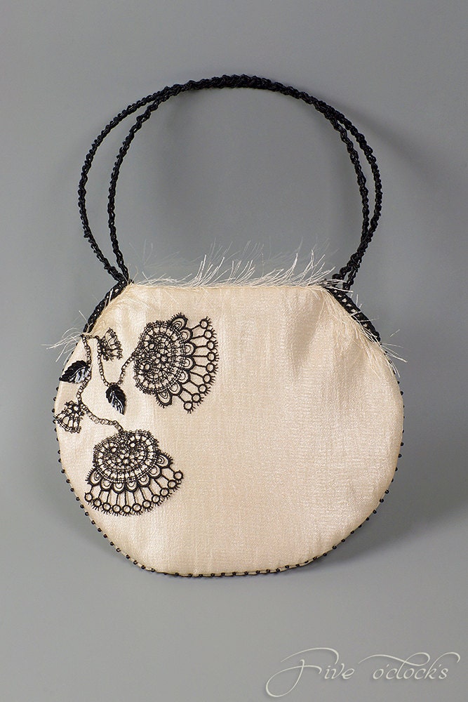 Whimsical wedding clutch with black lace flowers. Floral bridal handbag with black aplique. Embroidered bridal purse. Unique eavning bag.