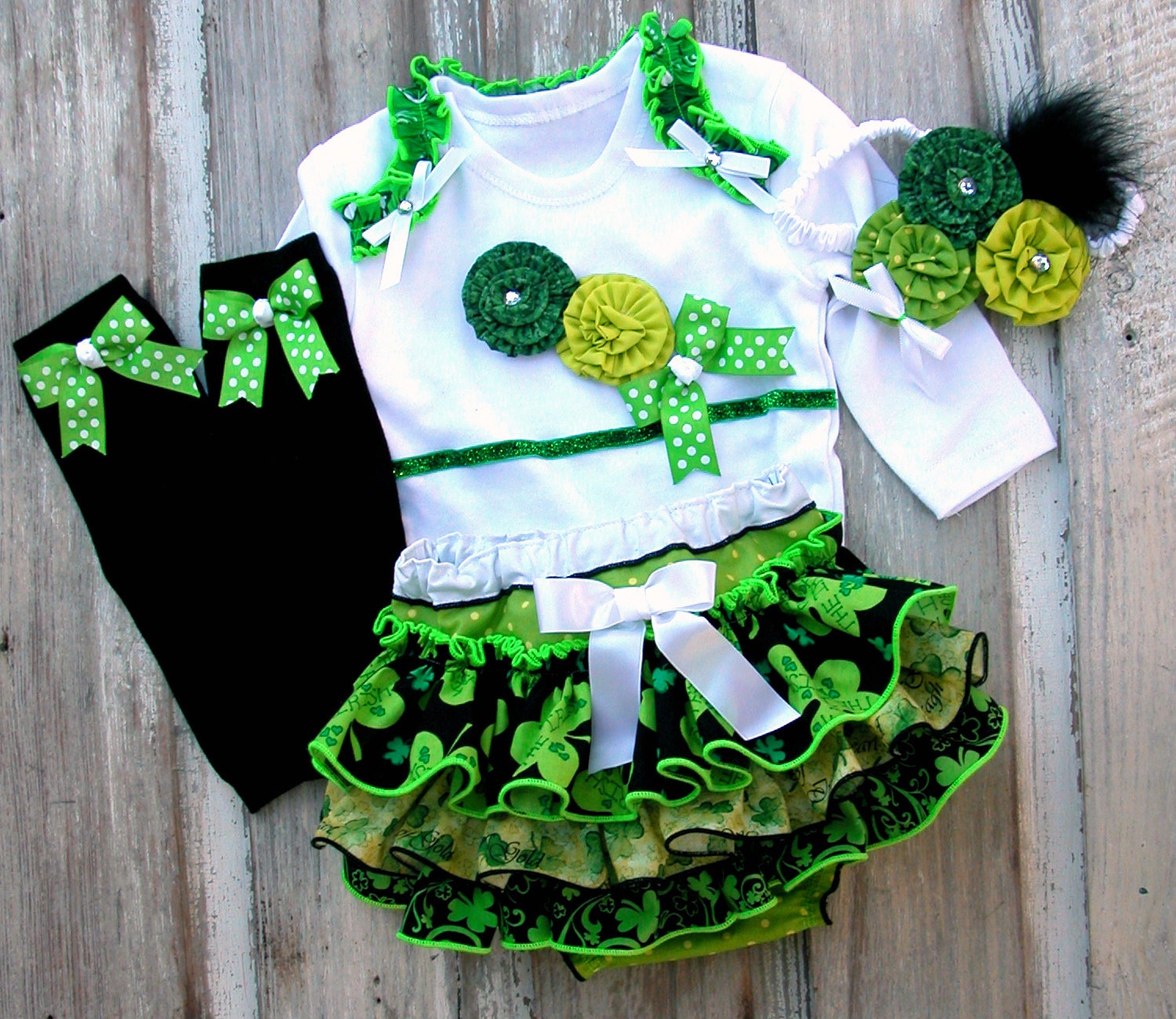 Bella Baby Blu St. Patrick's Day OUTFIT Ruffle Bloomer Green White Polka Dots Bows Clover Ruffle Diaper Cover set Baby Newborn Toddlers 6602