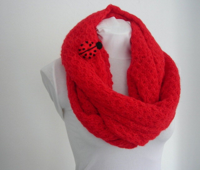 Chunky Infinity Scarf , Loop Scarf,  Circle Scarf, Long Scarf, Cowl Scarf, Red Scarf with Crochet Ladybug Brooch