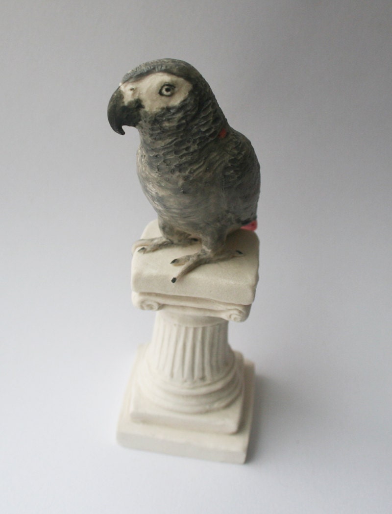 Alex the African Grey Parrot Animal Celebrity Portrait Co-meme-orative Figurine Miniature Sculpture