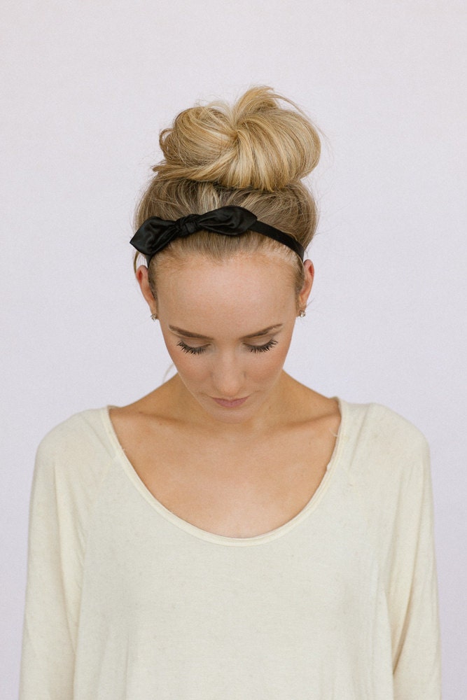 Satin Bow Headband Non-Slip Stretchy Bow Hair Bands Women's Fashion Hair Accessories for Spring Summer in Black Satin  (HB-137C)