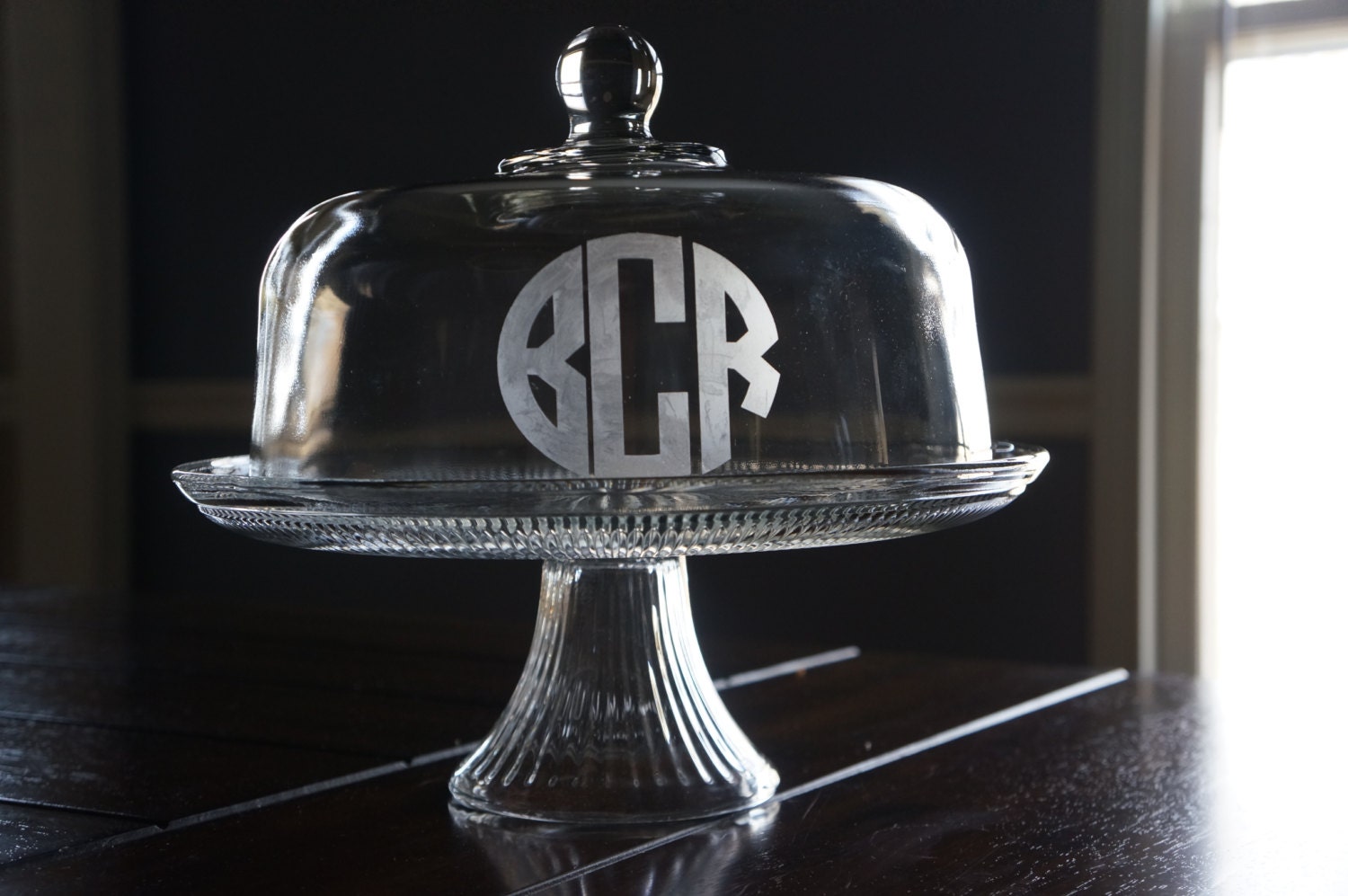 Personalized Cake Stand - Circle Monogram