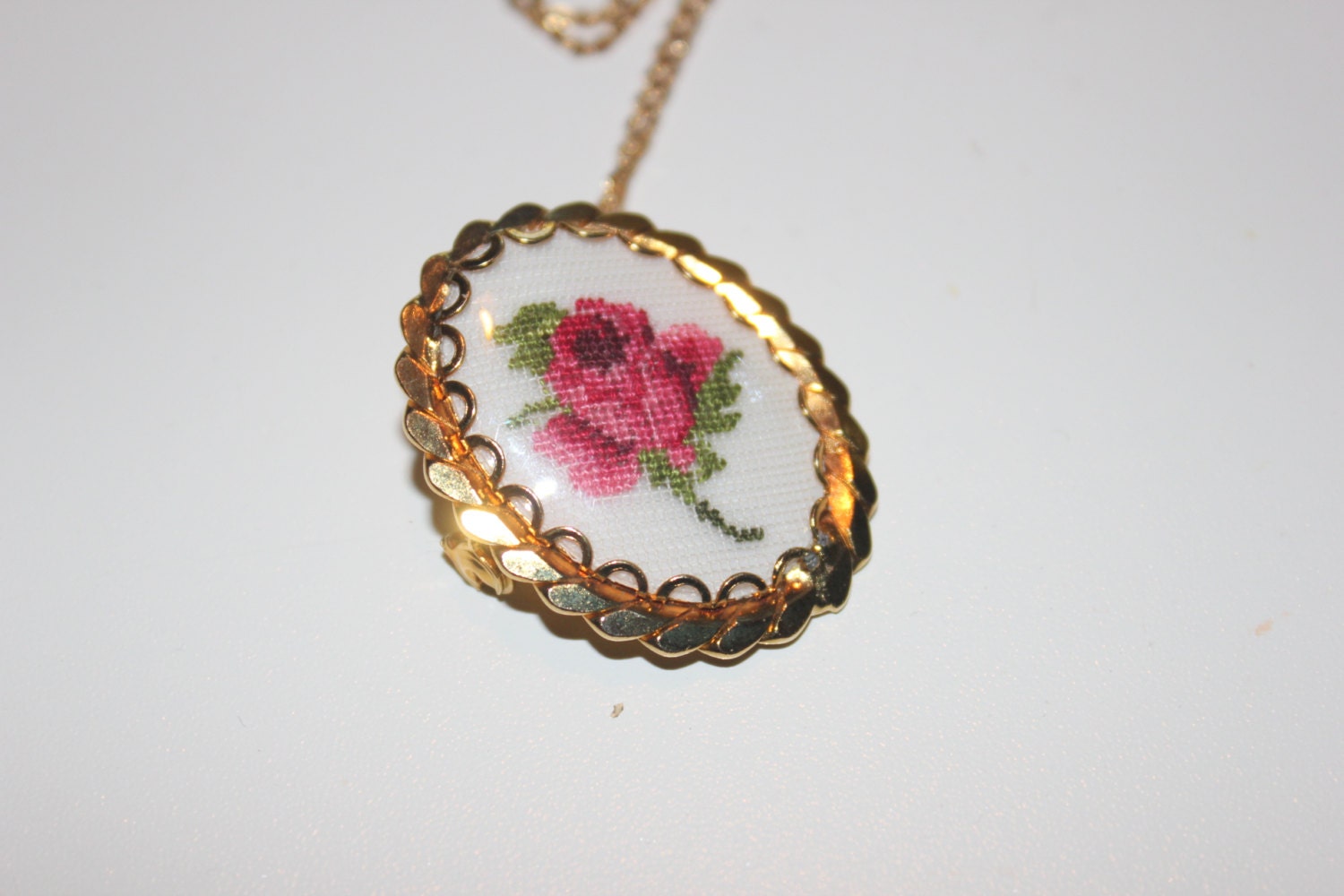 1950s Mid Century Rose Embroidered Pendent Brooch Necklace
