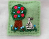Easter bunny  brooch - hand sewn - felt - tree - rabbit