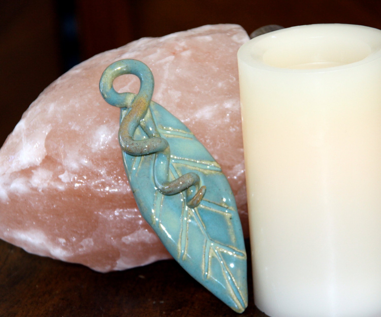 Lil' Teal Green Leaf ceramic wall hanging. Can be a shelf sitter home decoration.