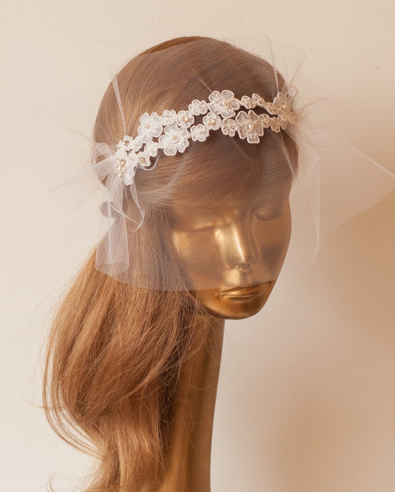 Lace BIRDCAGE VEIL, Vintage Style Birdcage Veil. Bridal FASCINATOR.