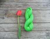 Skein of natural Linen Yarn - neon green - YarnStories