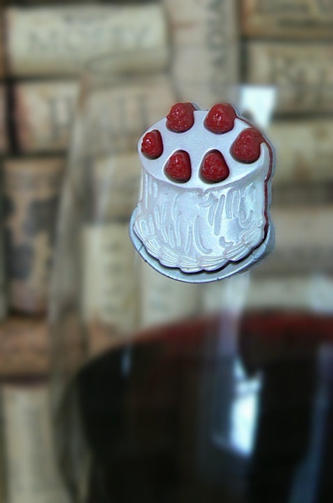 Sweet Cakes : magnetic wineglass charms