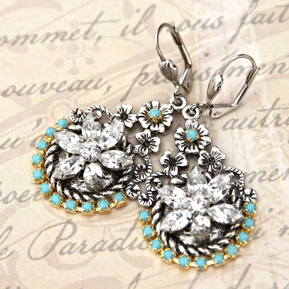 Flower Bridal Earrings Vintage Style Wedding Jewelry Swarovski Crystal Rhinestone Earrings Crystal Flower Earrings Bridesmaid Earrings