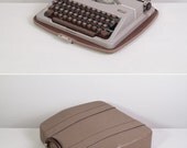 Late 1950s Adler Tippa Typewriter. Excellent fully working conditon. Light brown. German vintage typewriter. With Case. Mid century modern.