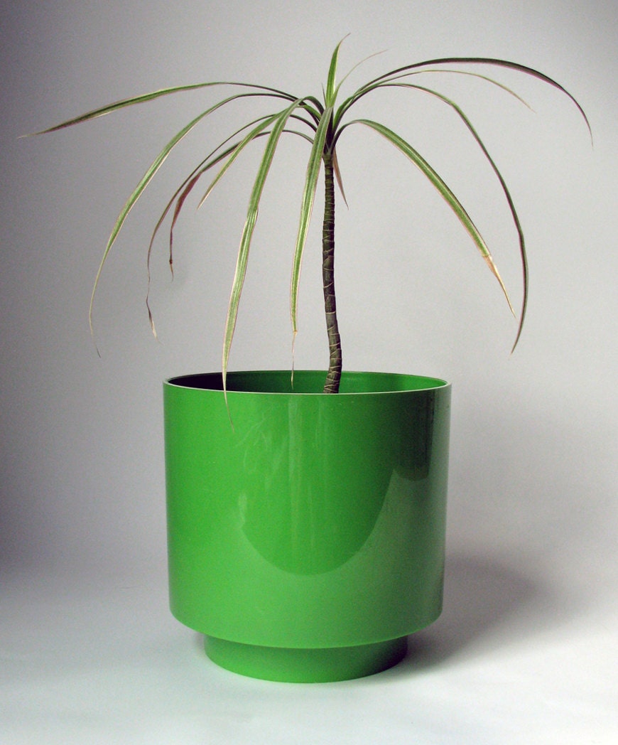 Vintage Mod Green Plastic Planter