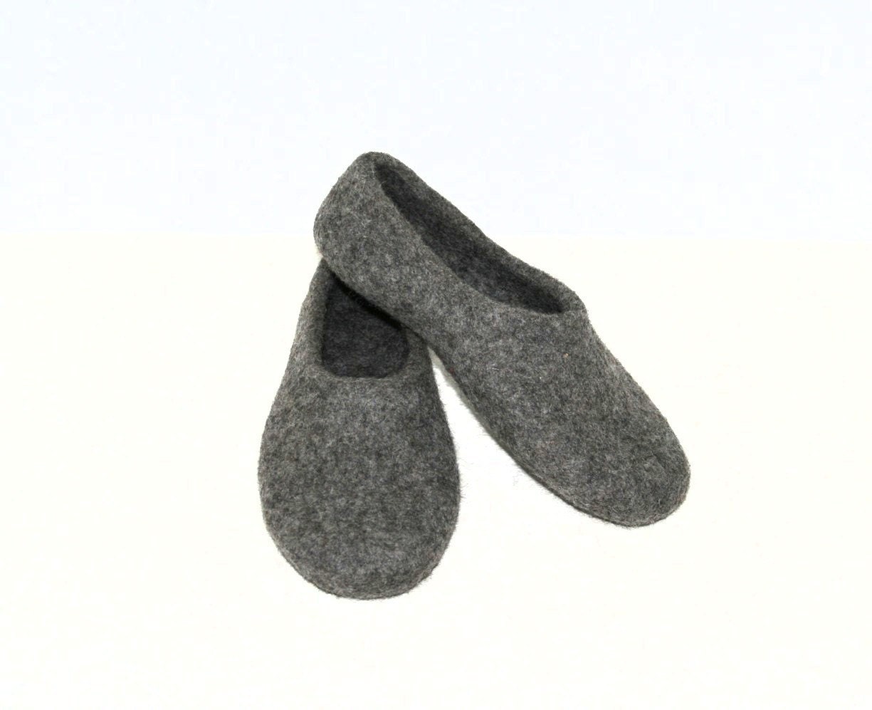 Men house shoes, felted slippers, Eco, handmade, made to order, gift idea for him