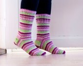 Cherry blossom socks hand knit in durable woolblend yarn in spring pastes pink and green