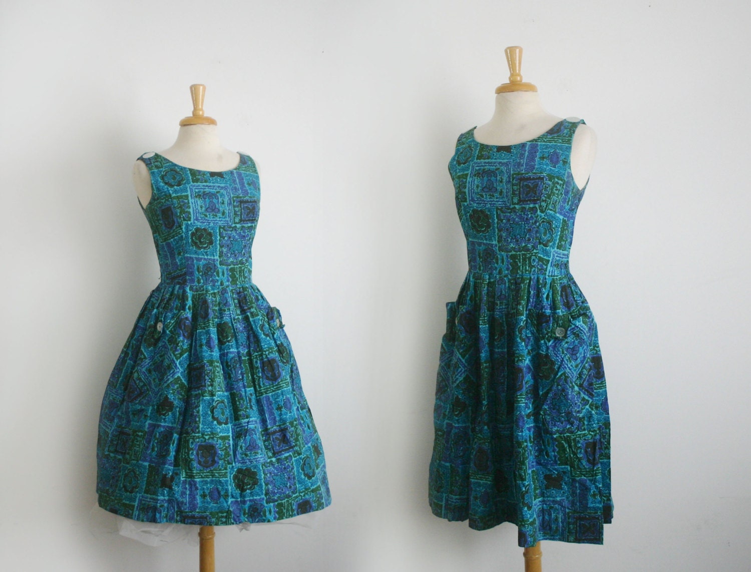 1950s blue novelty print day dress size medium