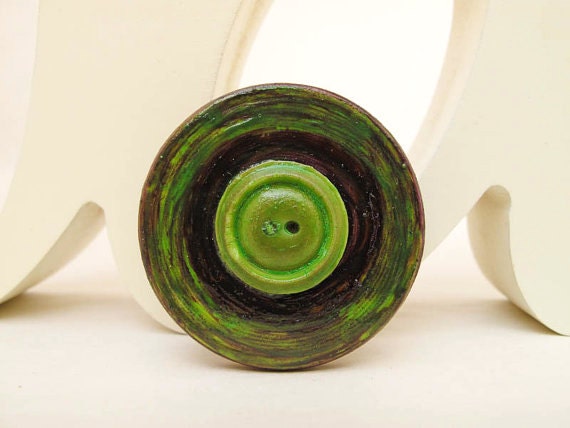 Original green and purple wooden cocktail ring, art for wear, abstract art - Mixed media jewelry by Lespetitsbuttons on Etsy