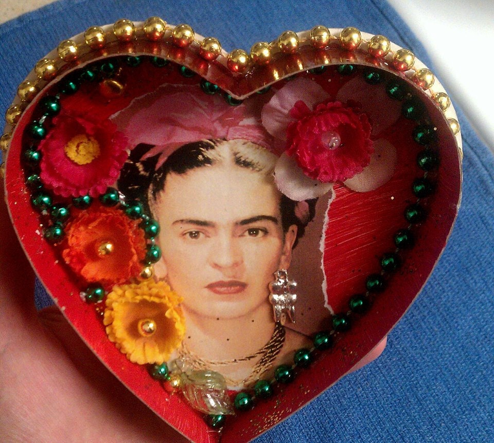 Frida Kahlo Shrine - Heart Shaped Box
