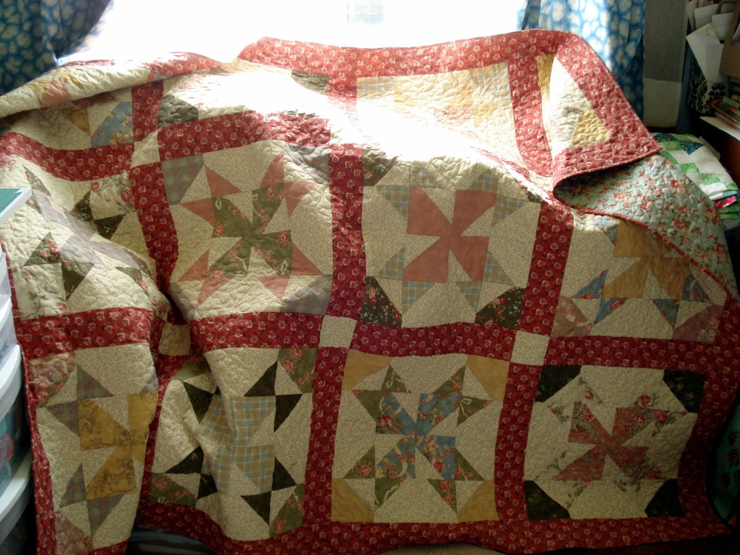 Country Windmills Twin Lap Quilt Throw