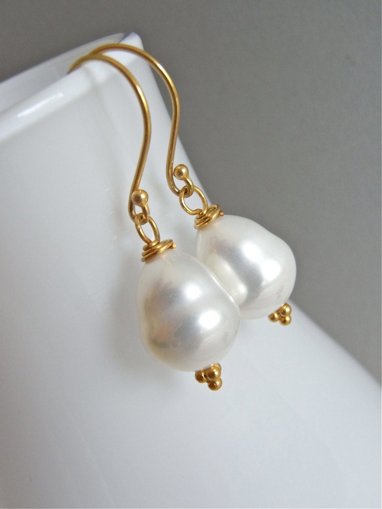 Earrings - Balinese 24K vermeil, south sea shell pearl, ivory teardrop - Rococo