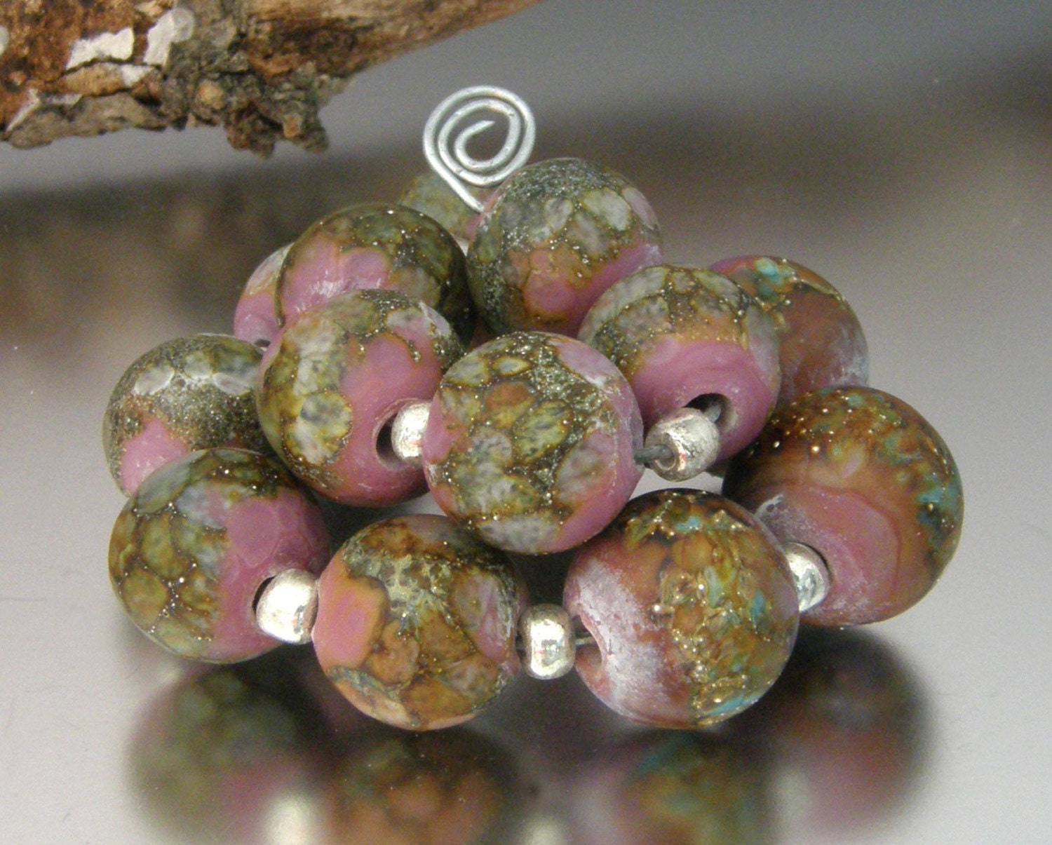 KILLERBEEDZ1 - Speckled Rose - 14 Round Lampwork Beads
