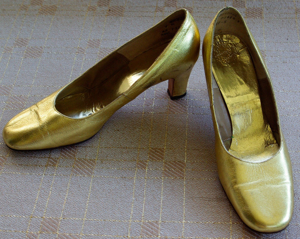 GOLD RUSH 1960's Vintage Leather Metallic Gold Pumps High Heels CUSTOM Made size 7.5