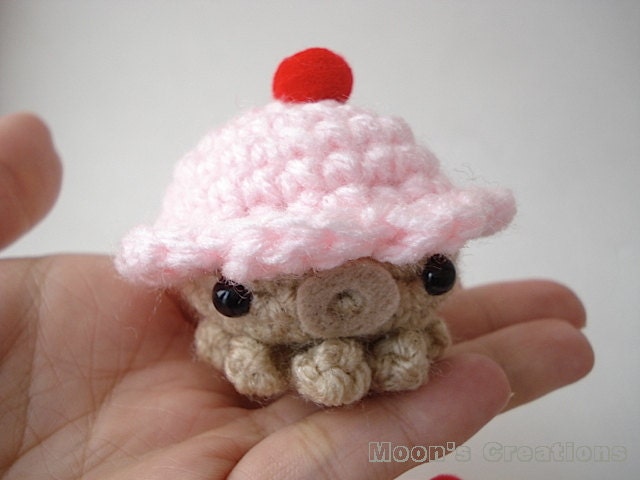 Strawberry Vanilla Octopus Cupcake - Amigurumi Octopus in Disguise