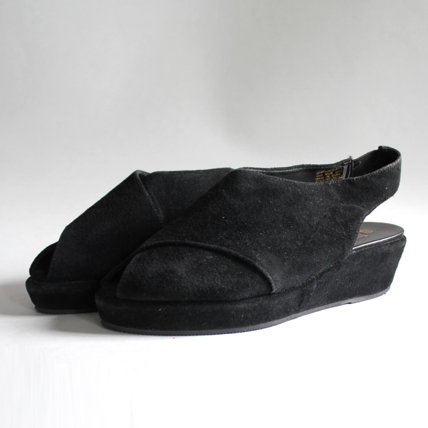 shoes 7.5 black suede peep toe slingback platforms. modern 80s 90s.